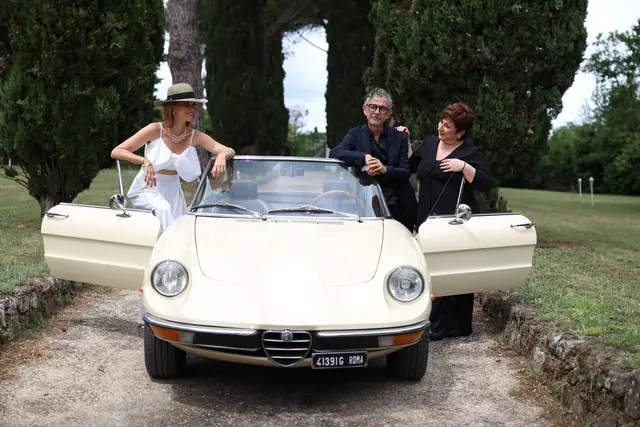 Luxury Moment: Lo staff con l’auto d’epoca